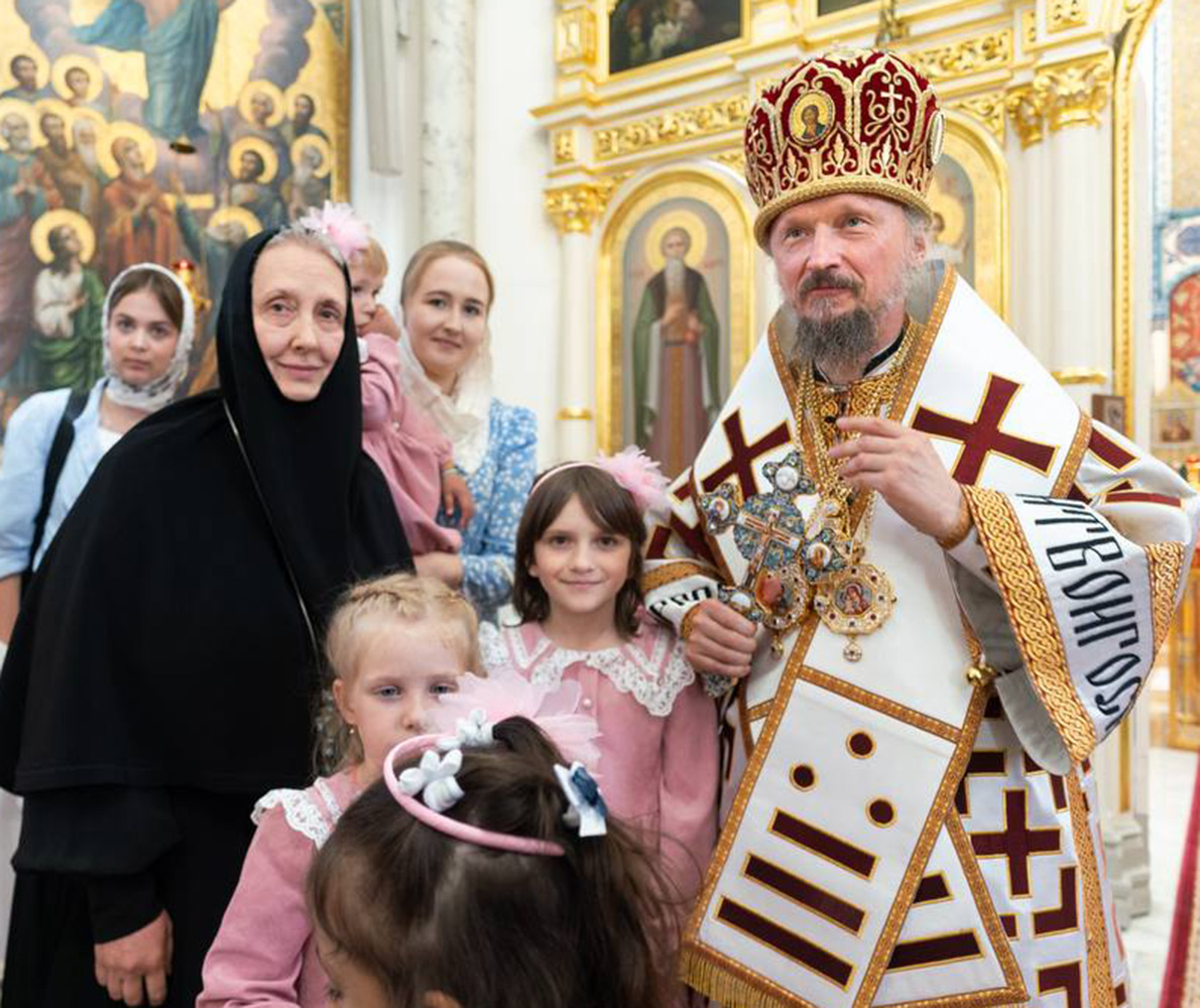 Игумения Гавриила поздравила Патриаршего Экзарха всея Беларуси, Высокопреосвященнейшего Митрополита Вениамина с днём Ангела