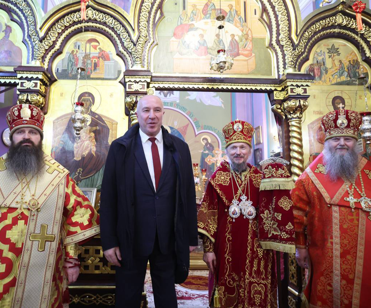 Митрополит Вениамин возглавил Пасхальную Вечерню в Гродненской обители